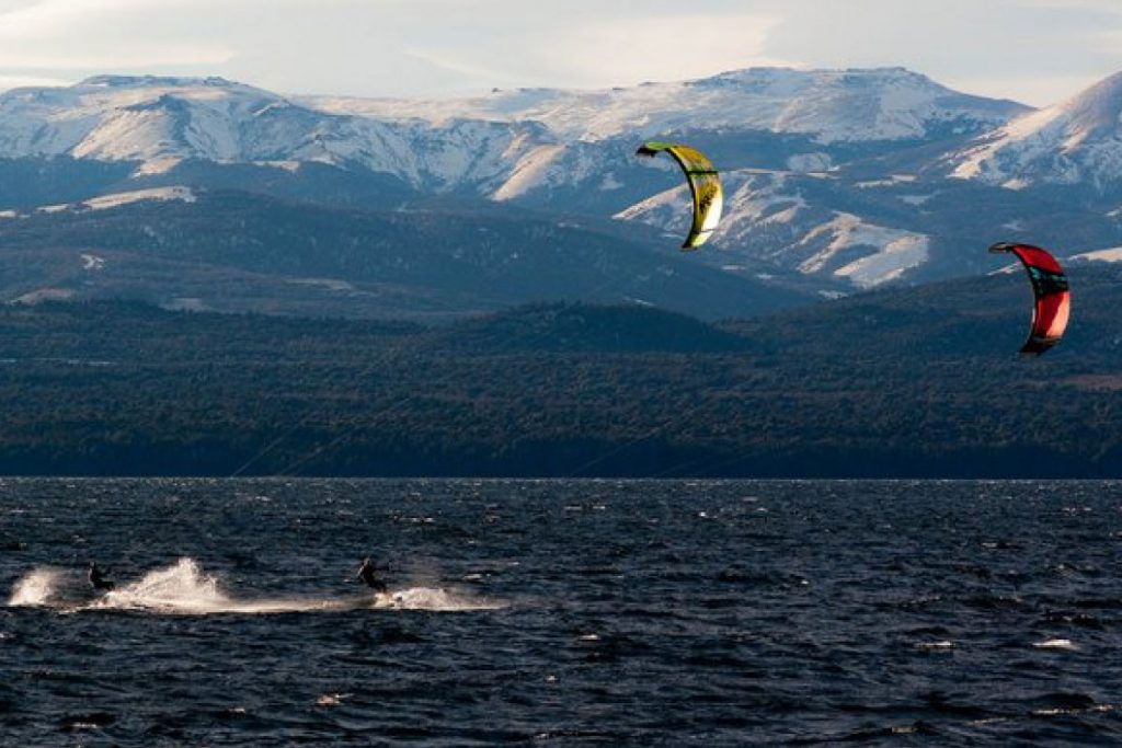 Actividades al Aire Libre en Argentina: Guía Completa para Aventureros Kite Surf en Argentina, la patagonia.