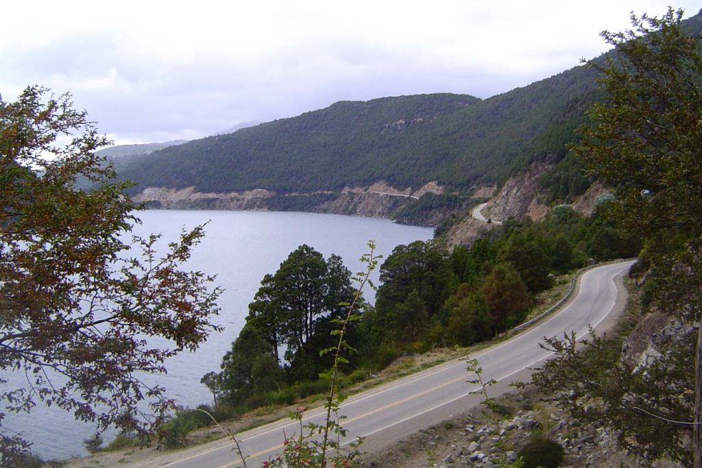 Actividades al Aire Libre en Argentina: Guía Completa para Aventureros Camino de Los Siete Lagos, un recorrido único para realizar ciclismo
