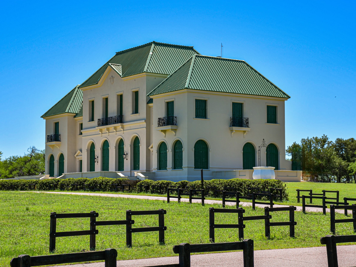Parque Luro - Circuitos Históricos en La Pampa: Descubre los Museos y Monumentos