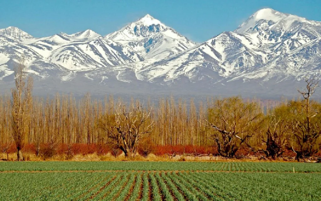 Hotelería con paisajes únicos en Argentina