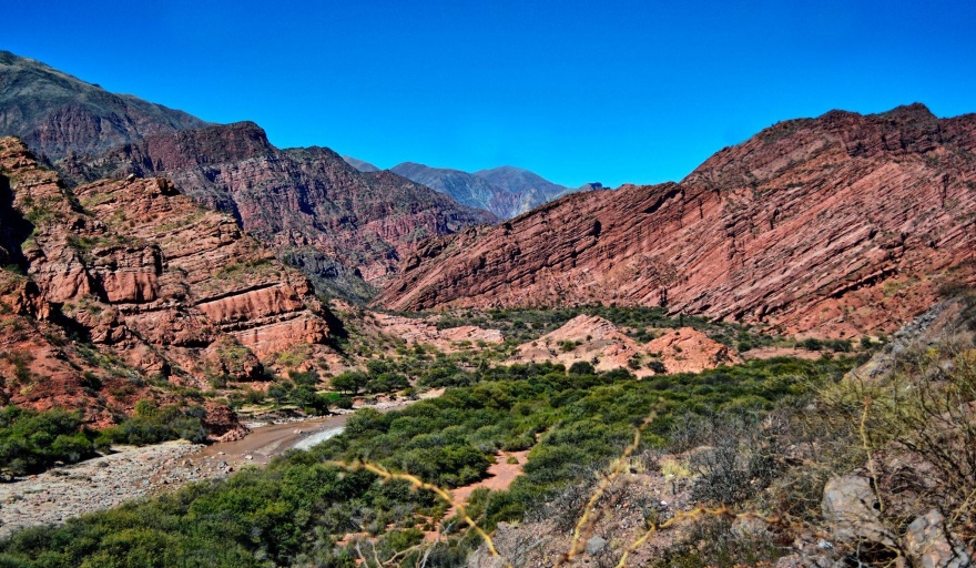 Los Mejores Circuitos de Trekking en Tucumán: Naturaleza y Aventura en los Cerros Los Mejores Circuitos de Trekking en Tucumán, Quebrada de la Horqueta