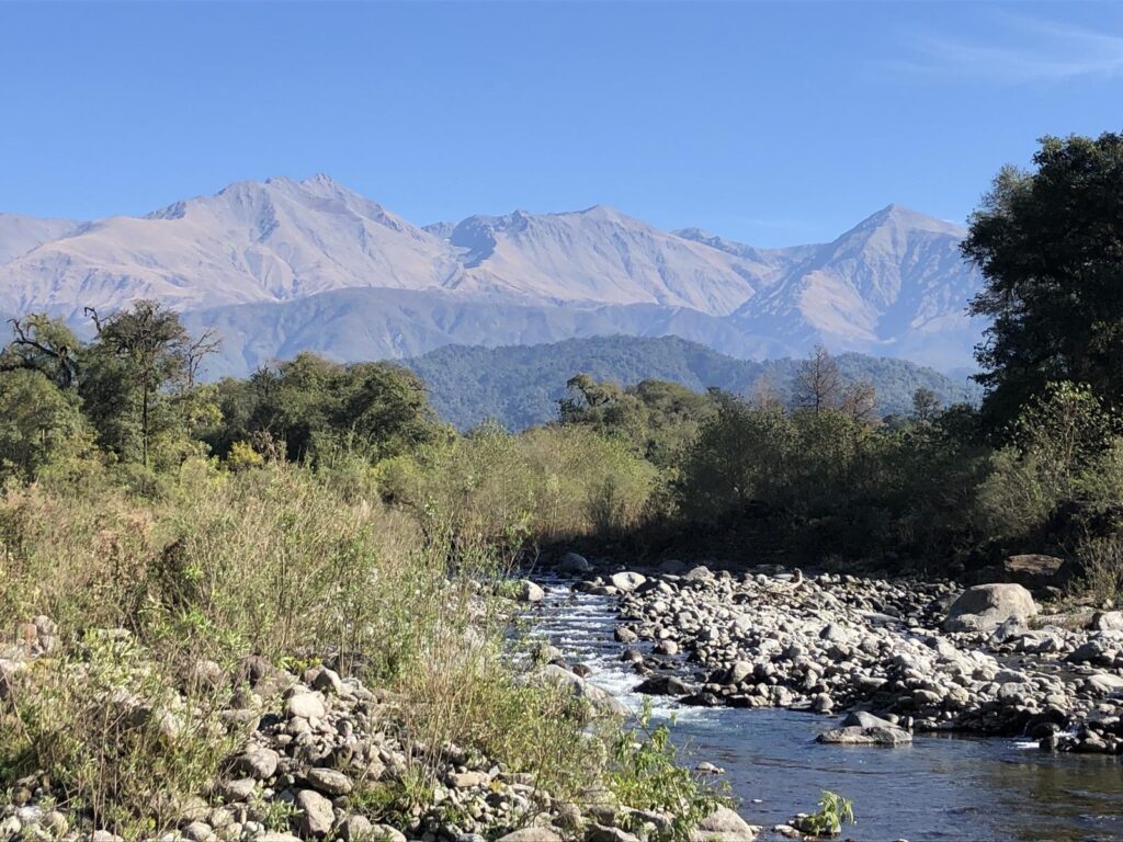 Los Mejores Circuitos de Trekking en Tucumán: Naturaleza y Aventura en los Cerros Los Mejores Circuitos de Trekking en Tucumán, sendero Casa de piedra